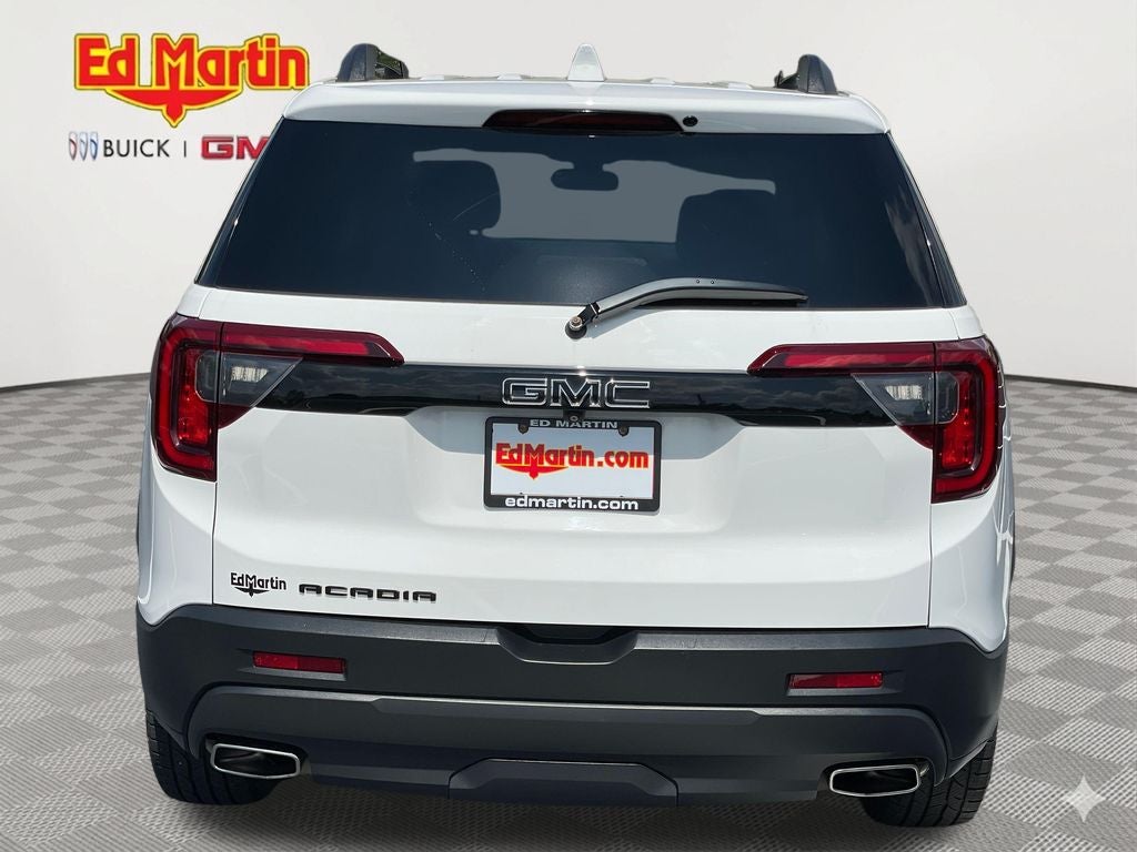 2023 GMC Acadia SLT