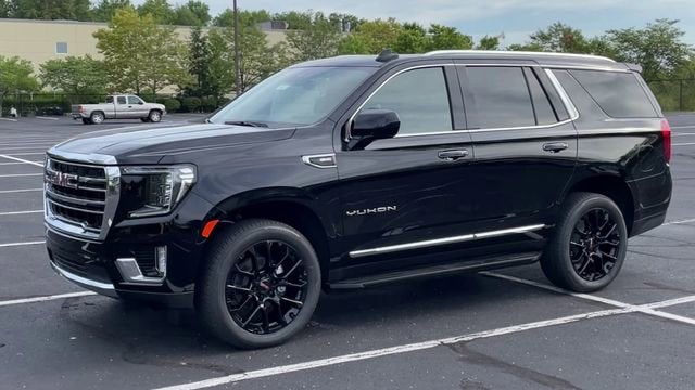 2023 GMC Yukon SLT