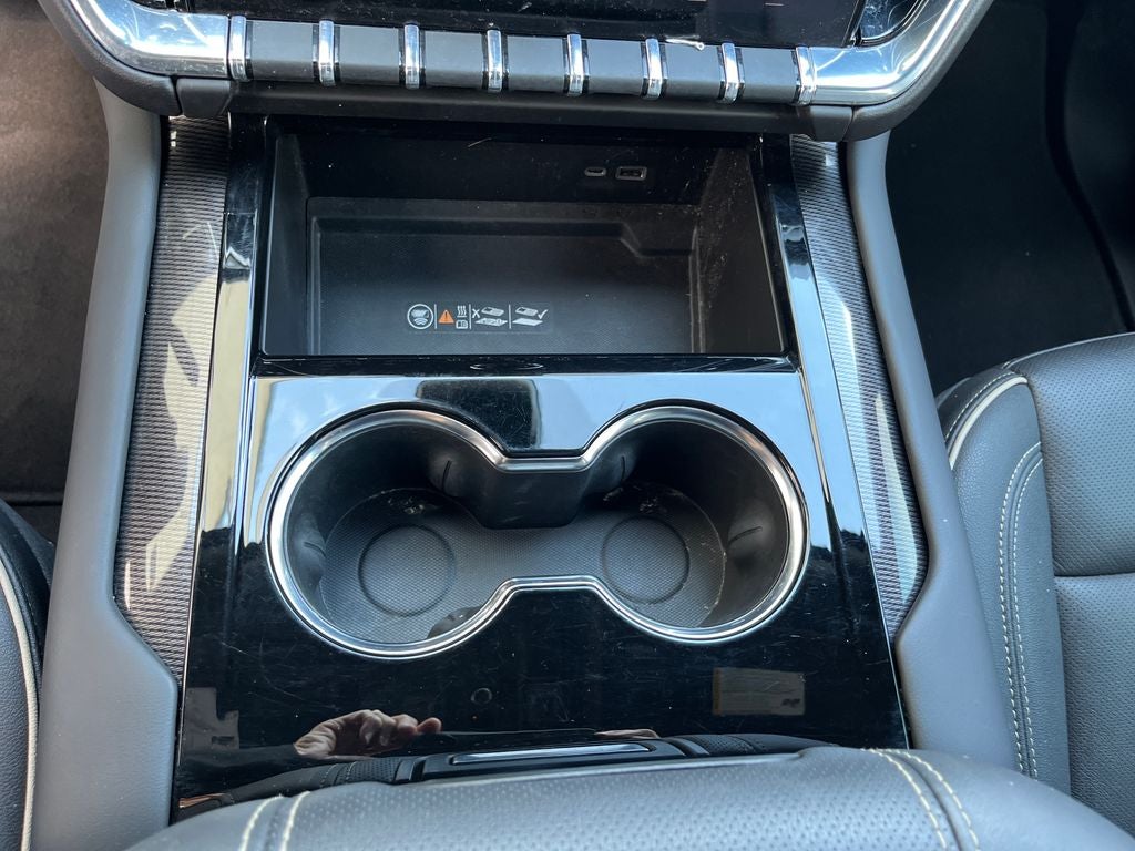 2025 GMC Yukon Elevation