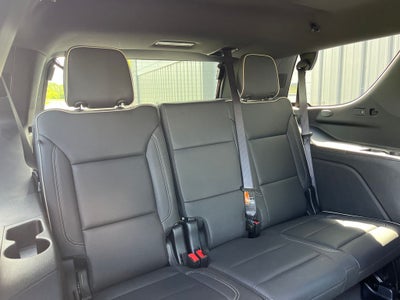 2025 GMC Yukon Elevation