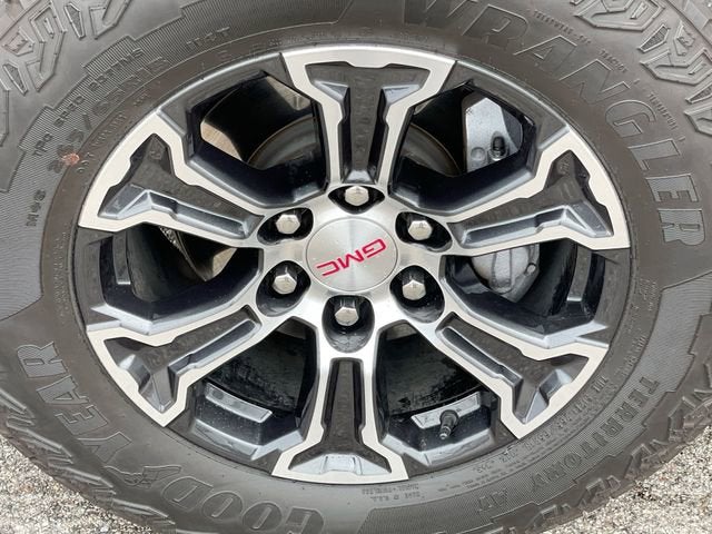 2023 GMC Canyon 4WD AT4