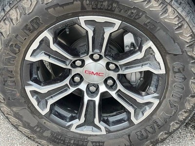 2023 GMC Canyon 4WD AT4