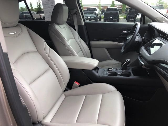 2023 Cadillac XT4 FWD Premium Luxury