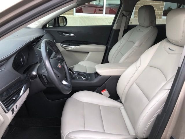 2023 Cadillac XT4 FWD Premium Luxury