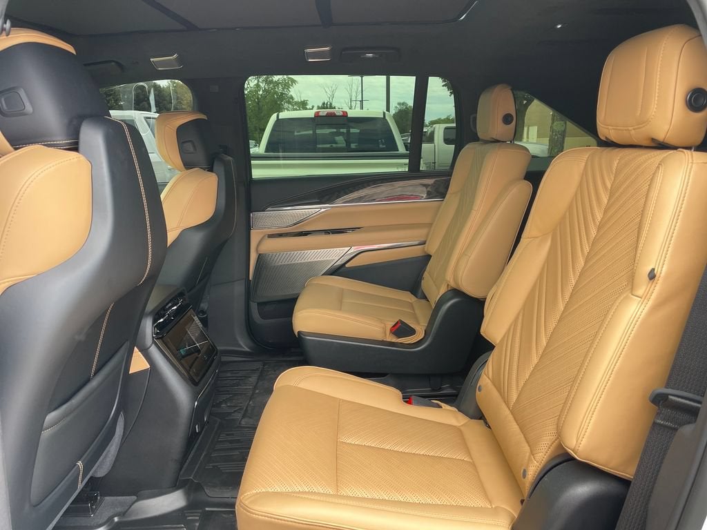 2025 Cadillac ESCALADE IQ Sport 2