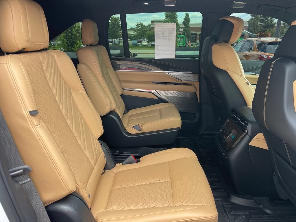 2025 Cadillac ESCALADE IQ Sport 2
