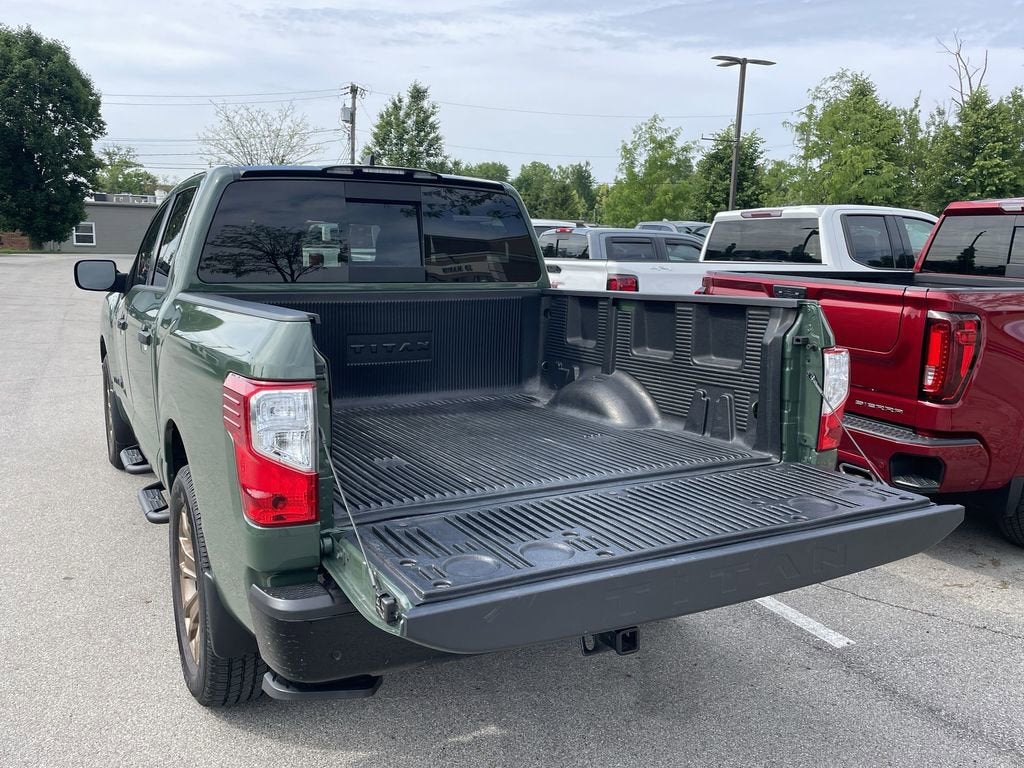 2024 Nissan Titan SV