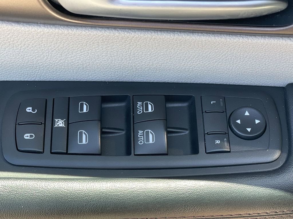 2017 Chrysler Pacifica Touring-L