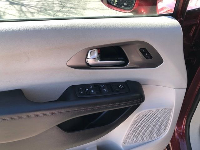 2020 Chrysler Pacifica Touring L