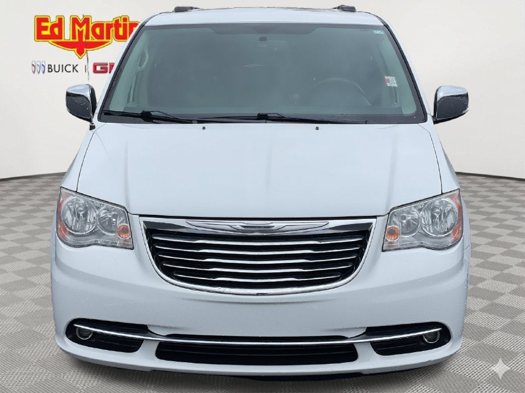 2014 Chrysler Town & Country Touring-L