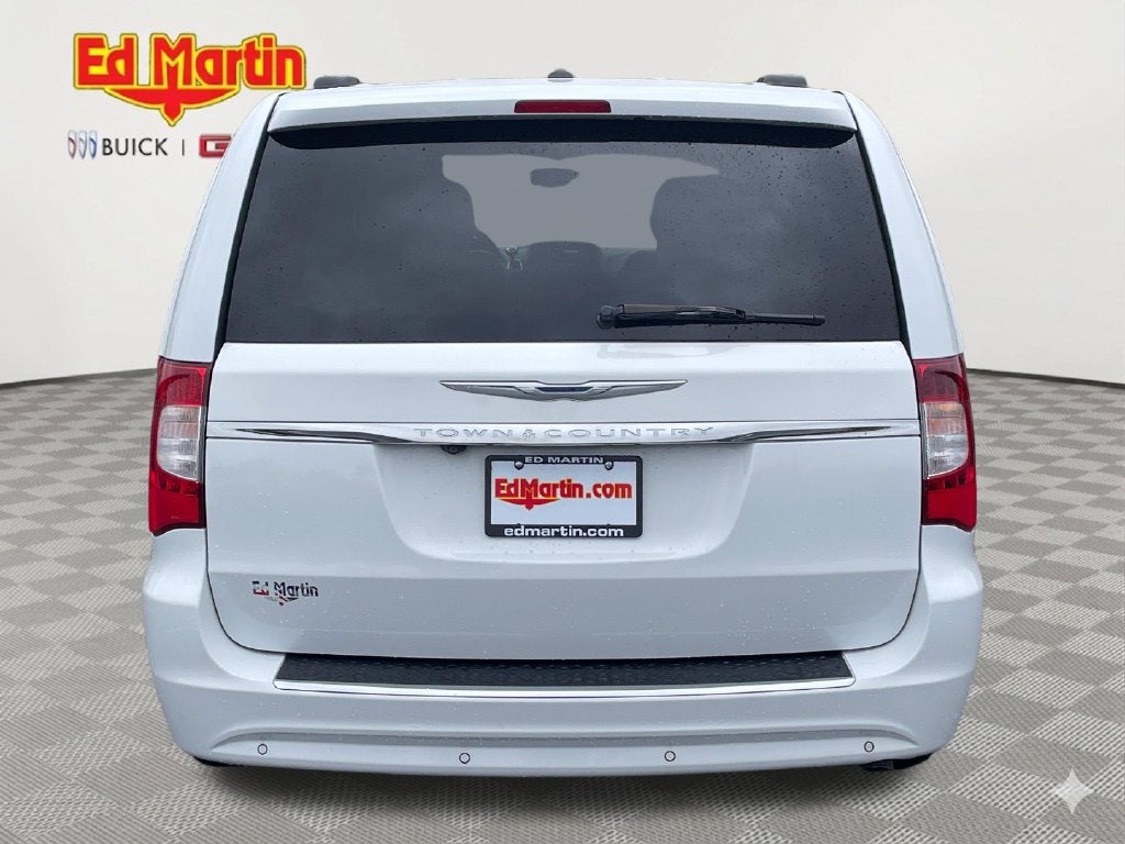 2014 Chrysler Town & Country Touring-L