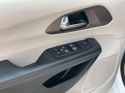 2024 Chrysler Voyager LX