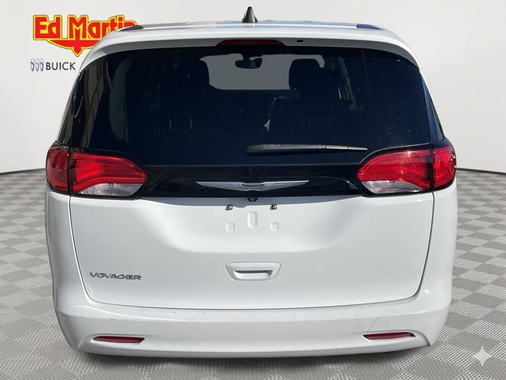2024 Chrysler Voyager LX