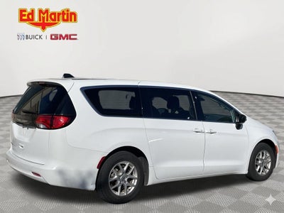 2024 Chrysler Voyager LX