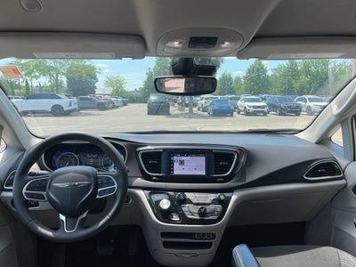 2024 Chrysler Voyager LX
