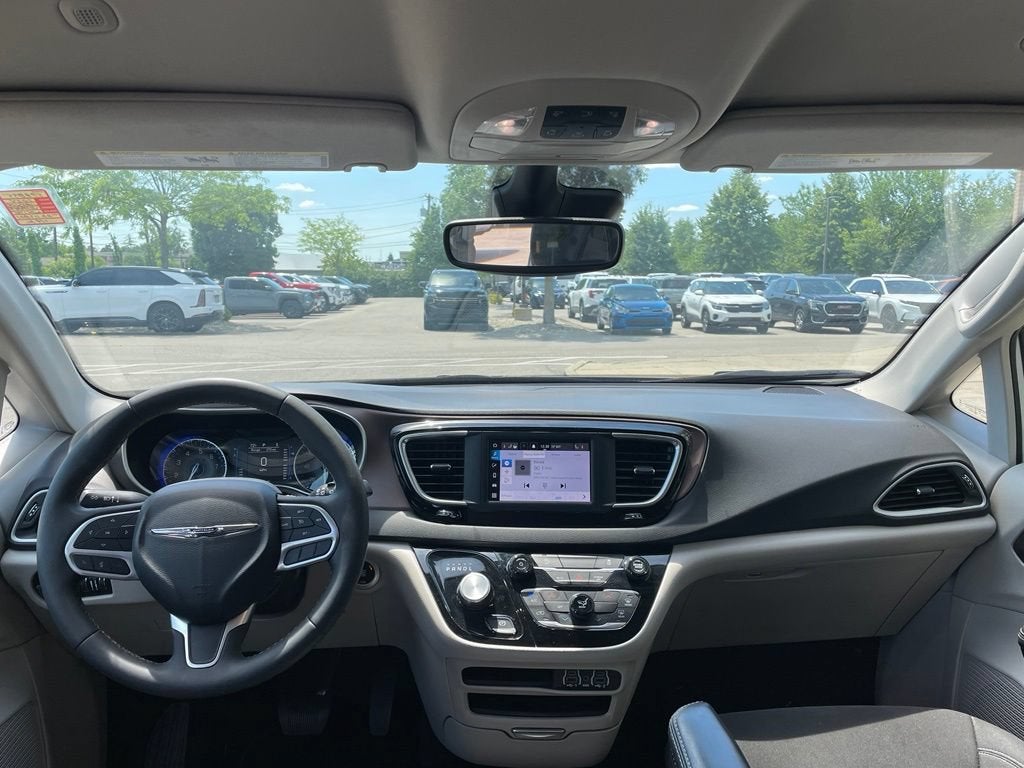 2024 Chrysler Voyager LX