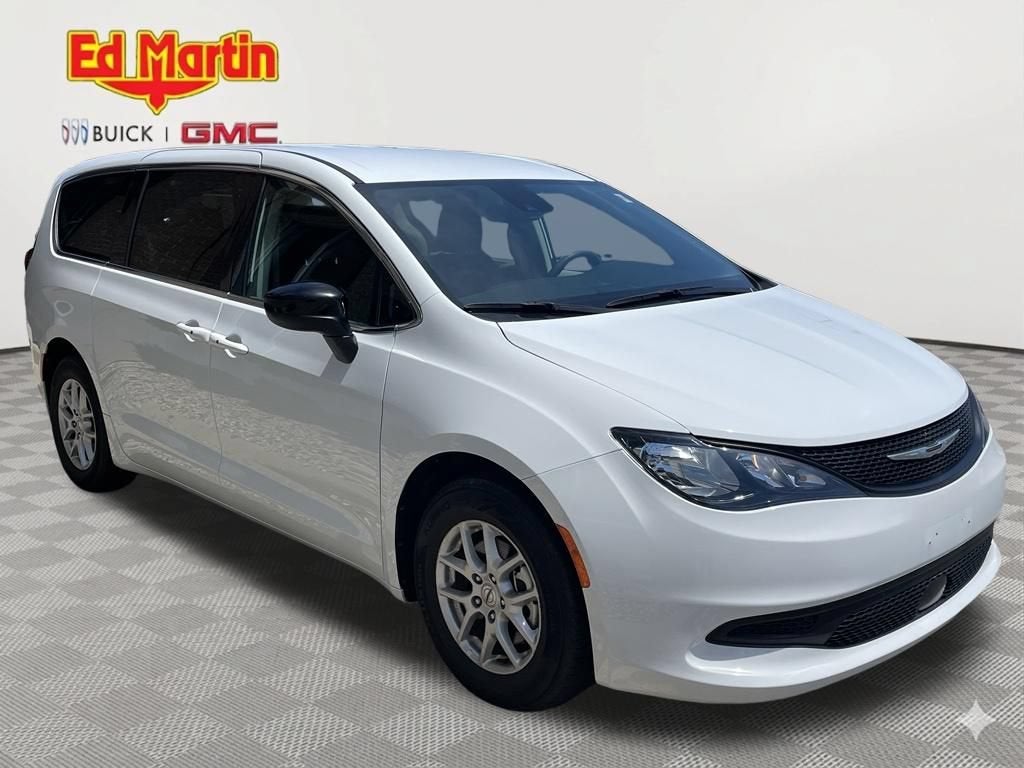 2024 Chrysler Voyager LX