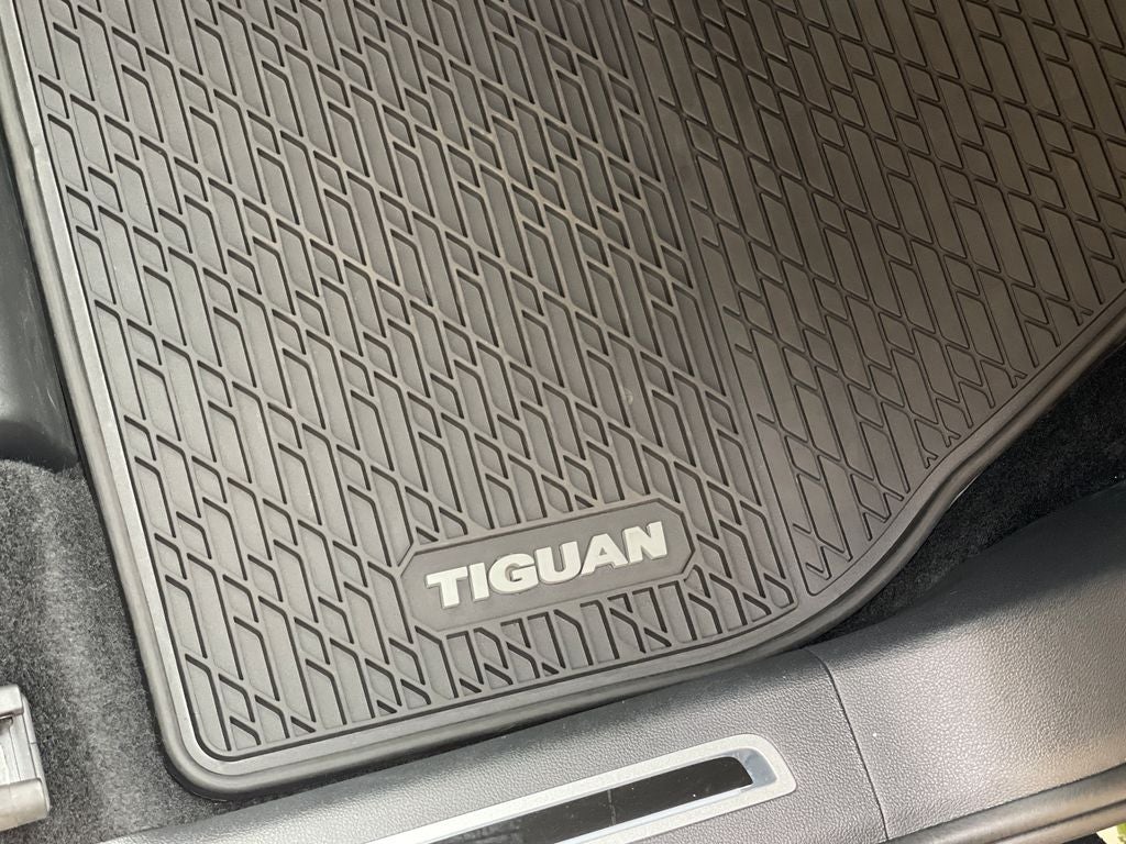 2024 Volkswagen Tiguan 2.0T SEL R-Line