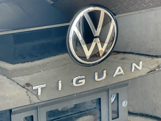 2023 Volkswagen Tiguan SE R-Line Black