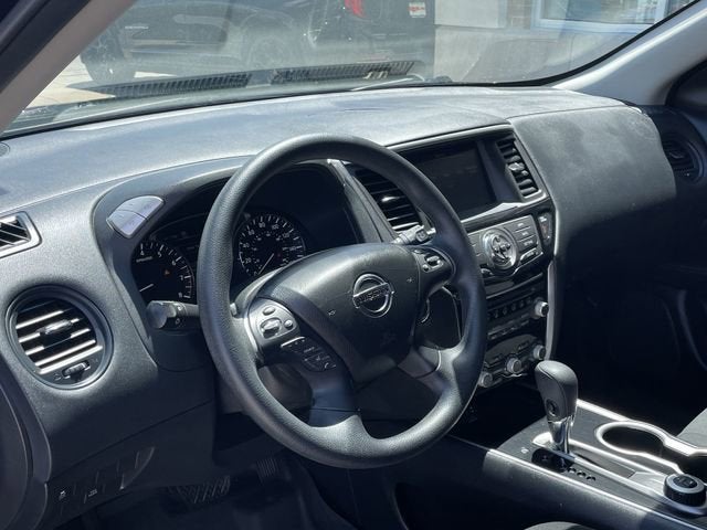 2020 Nissan Pathfinder S