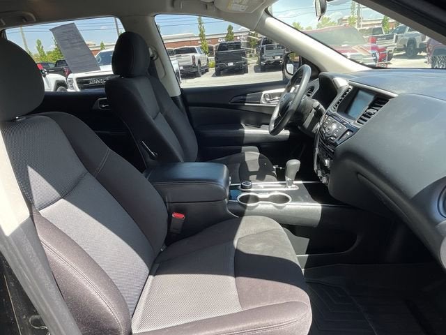 2020 Nissan Pathfinder S