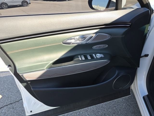 2022 Genesis GV70 2.5T