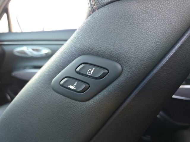 2022 Genesis GV70 2.5T