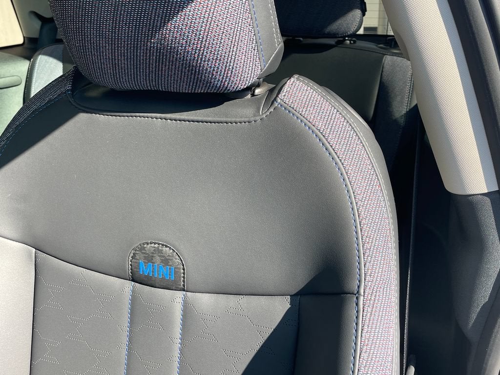 2025 MINI Hardtop 2 Door Signature Plus