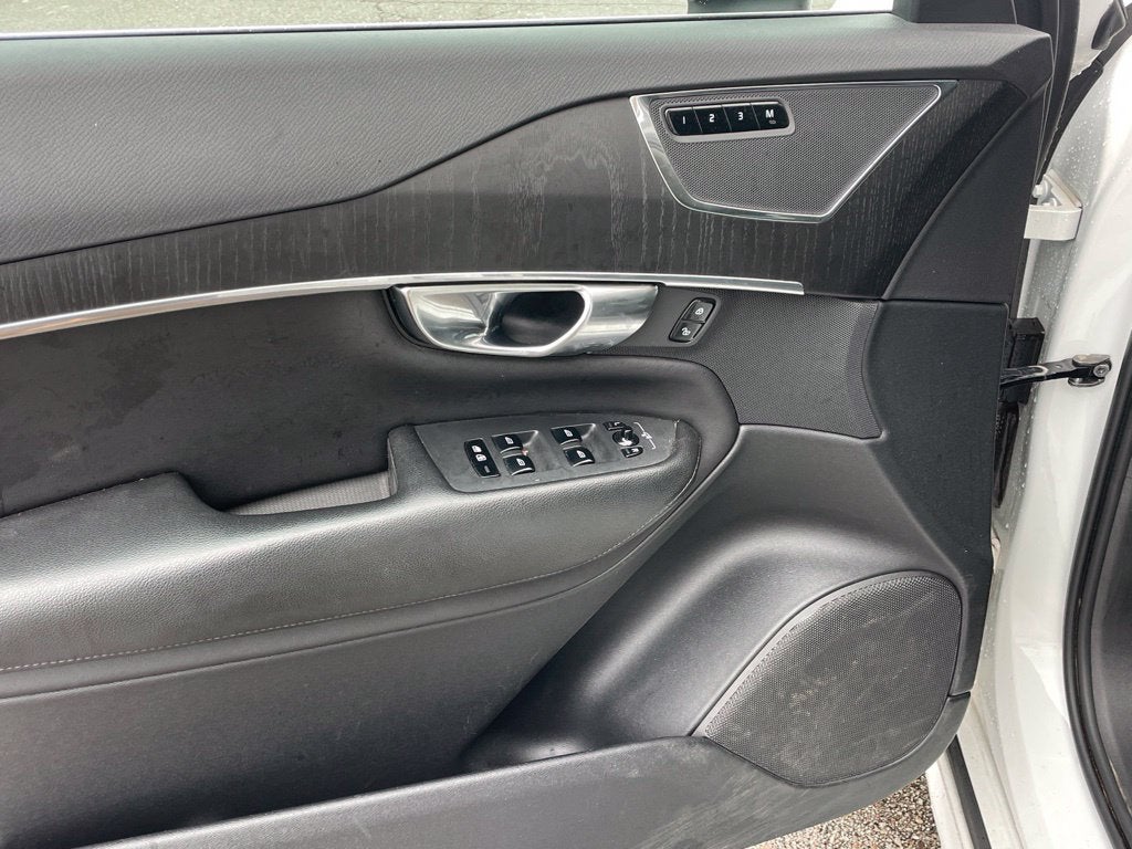 2020 Volvo XC90 T5 Momentum