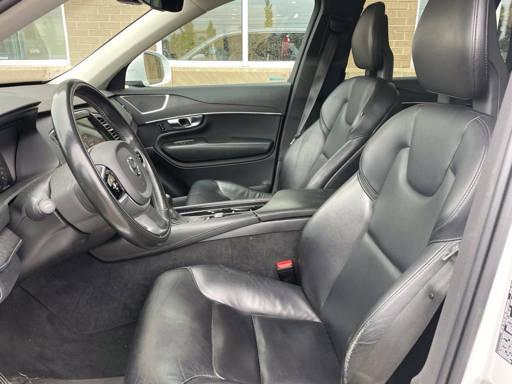 2020 Volvo XC90 T5 Momentum