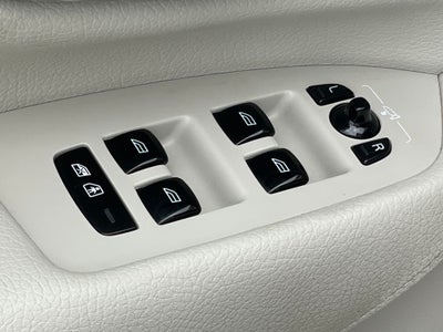 2021 Volvo XC90 T6 Momentum