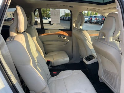 2021 Volvo XC90 T6 Momentum