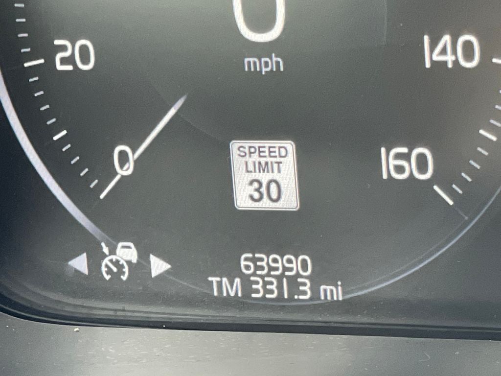 2021 Volvo XC90 T6 Momentum