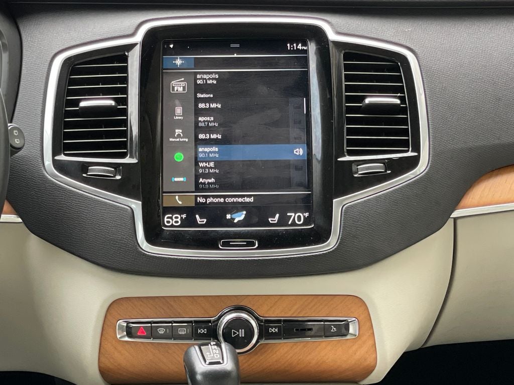 2021 Volvo XC90 T6 Momentum