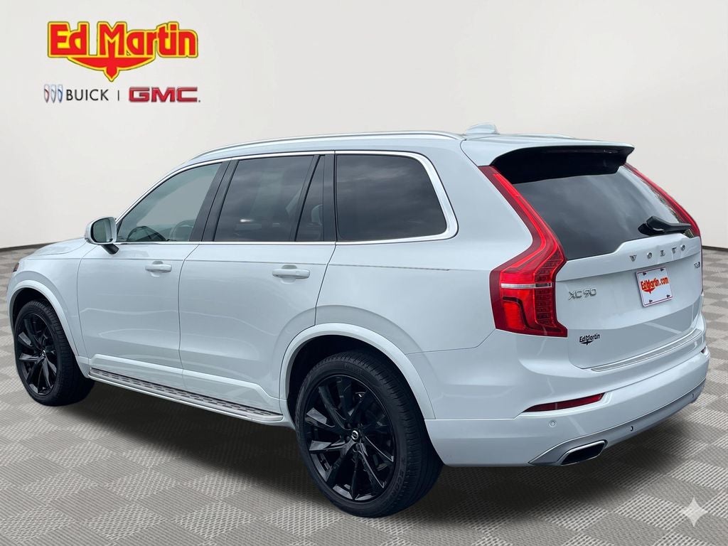 2021 Volvo XC90 T6 Momentum
