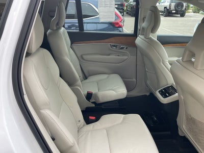 2021 Volvo XC90 T6 Momentum