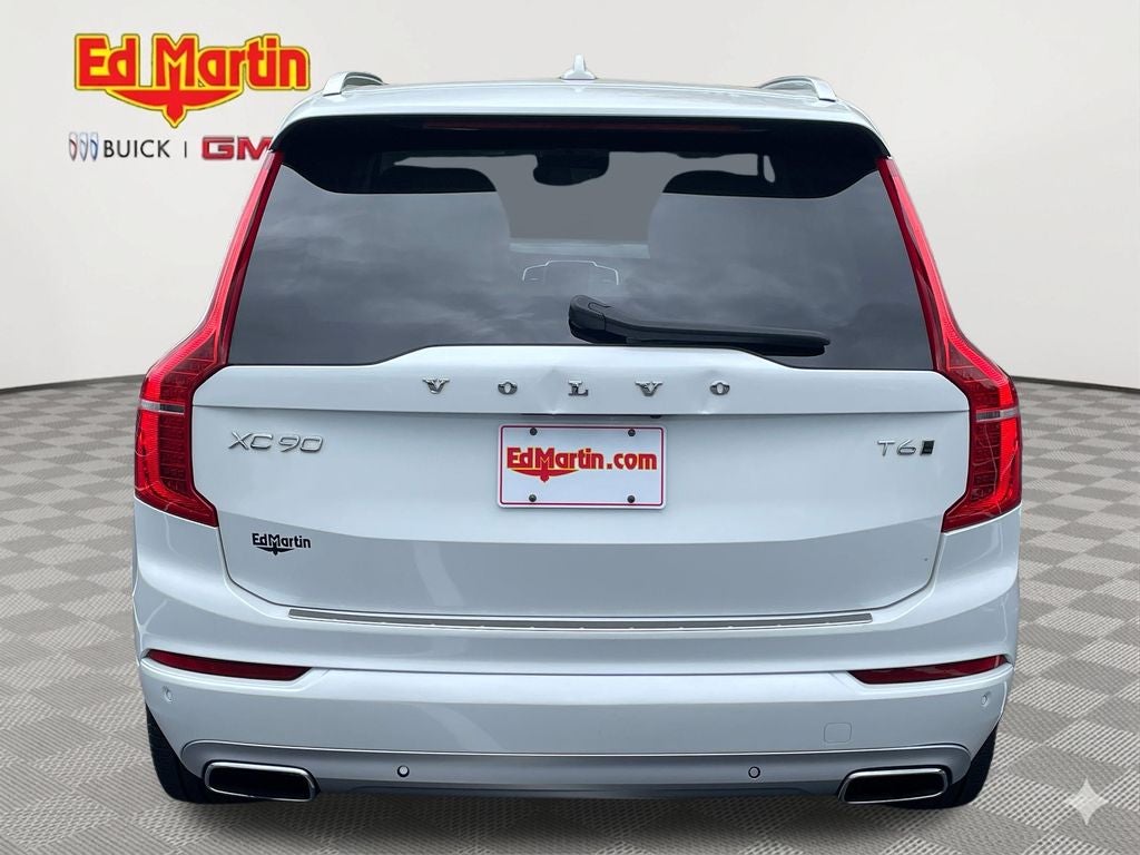 2021 Volvo XC90 T6 Momentum