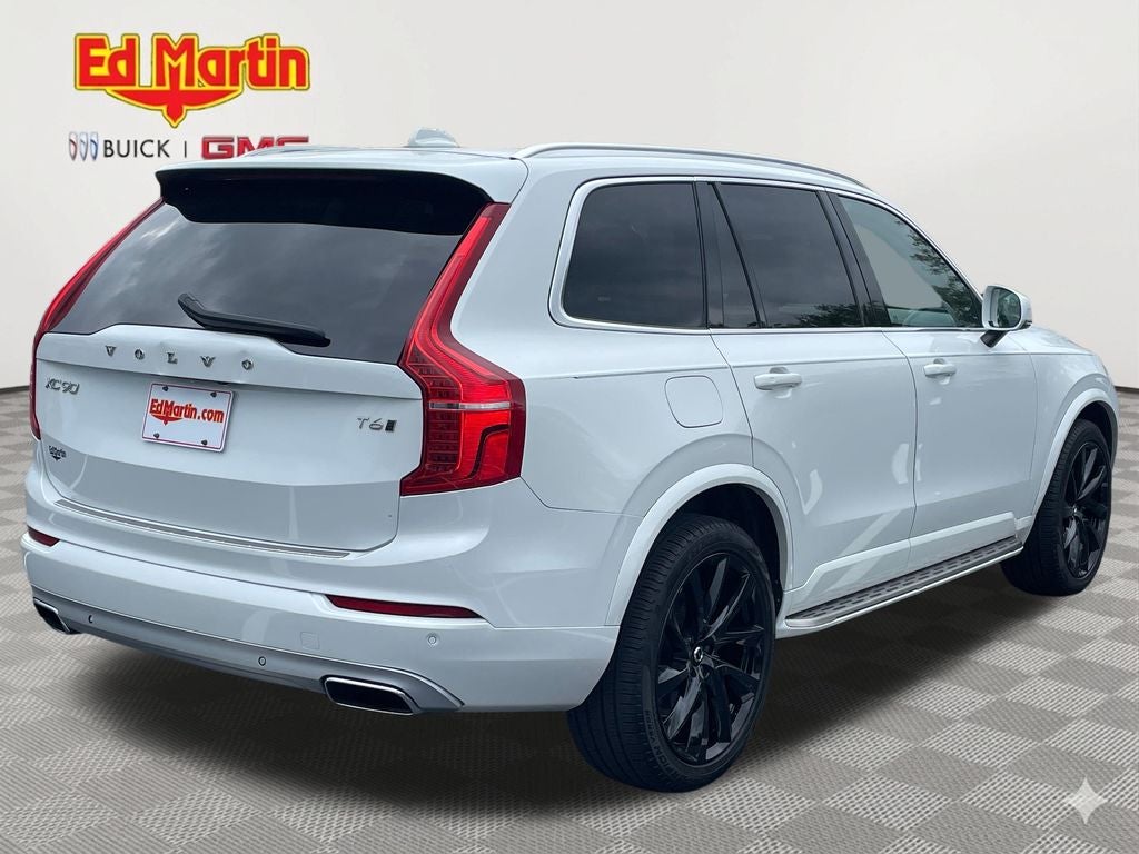 2021 Volvo XC90 T6 Momentum