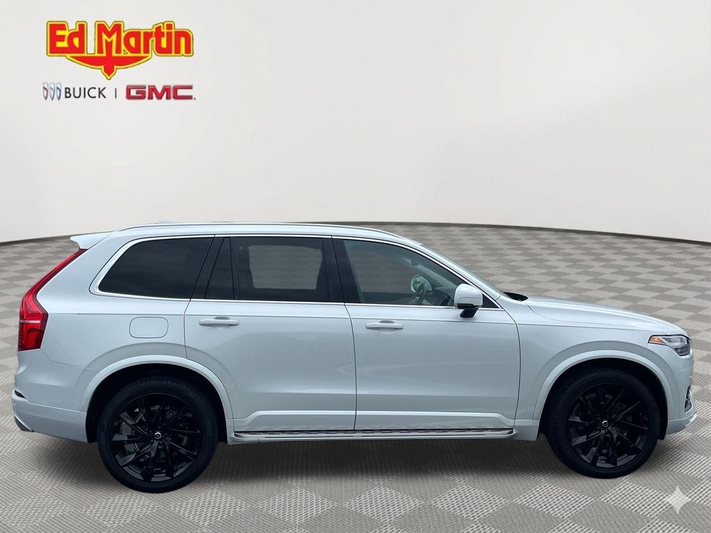 2021 Volvo XC90 T6 Momentum