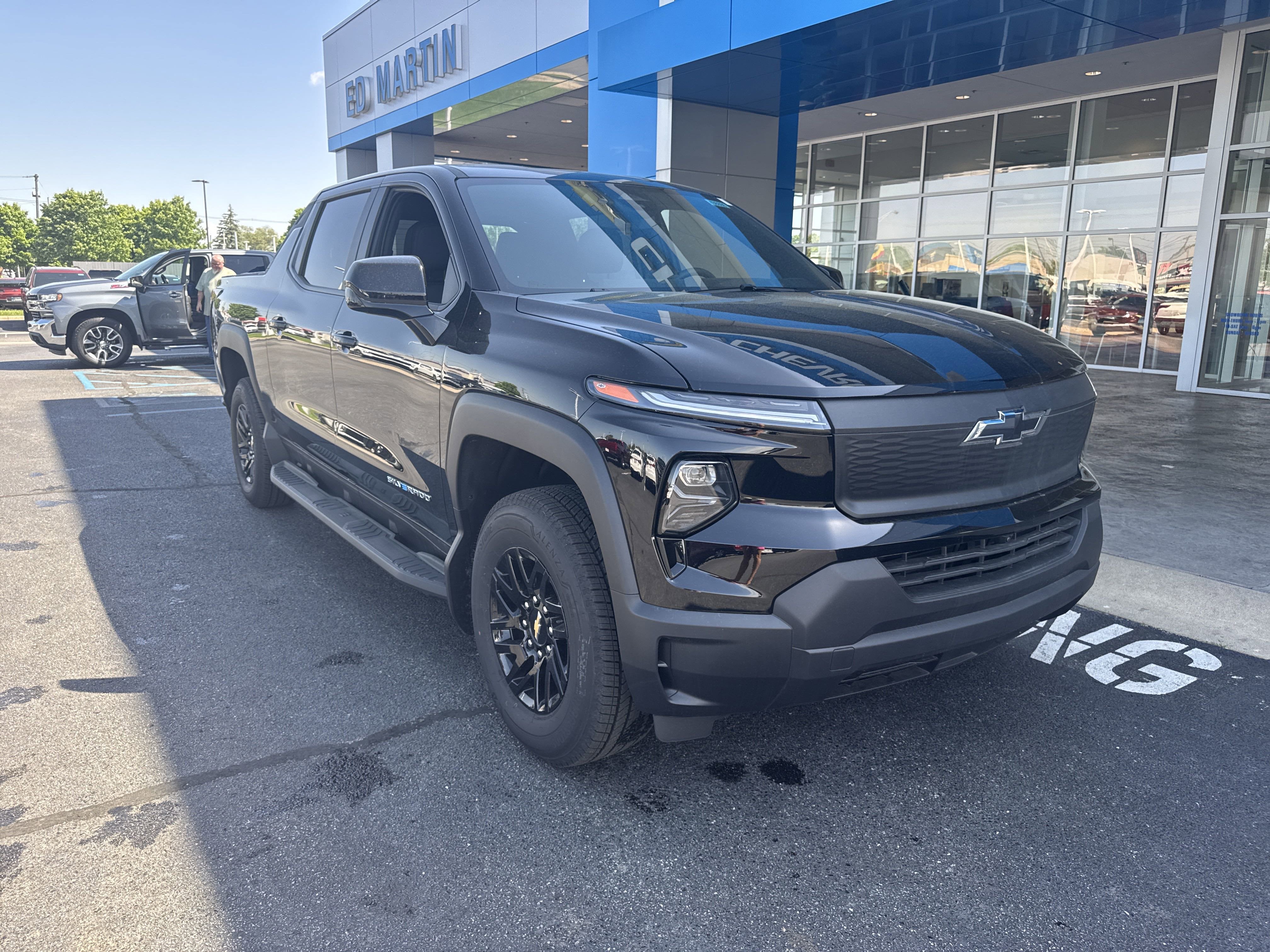 2024 Chevrolet Silverado EV E4WD CREW