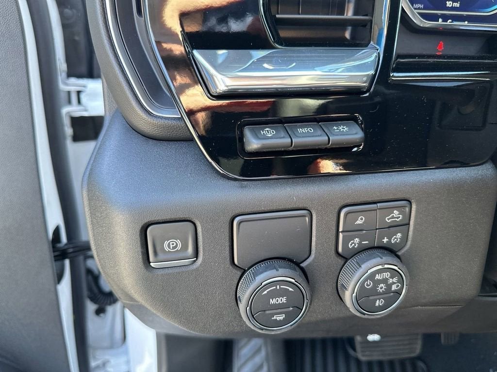 2025 Chevrolet Silverado 1500 2WD CREW 147