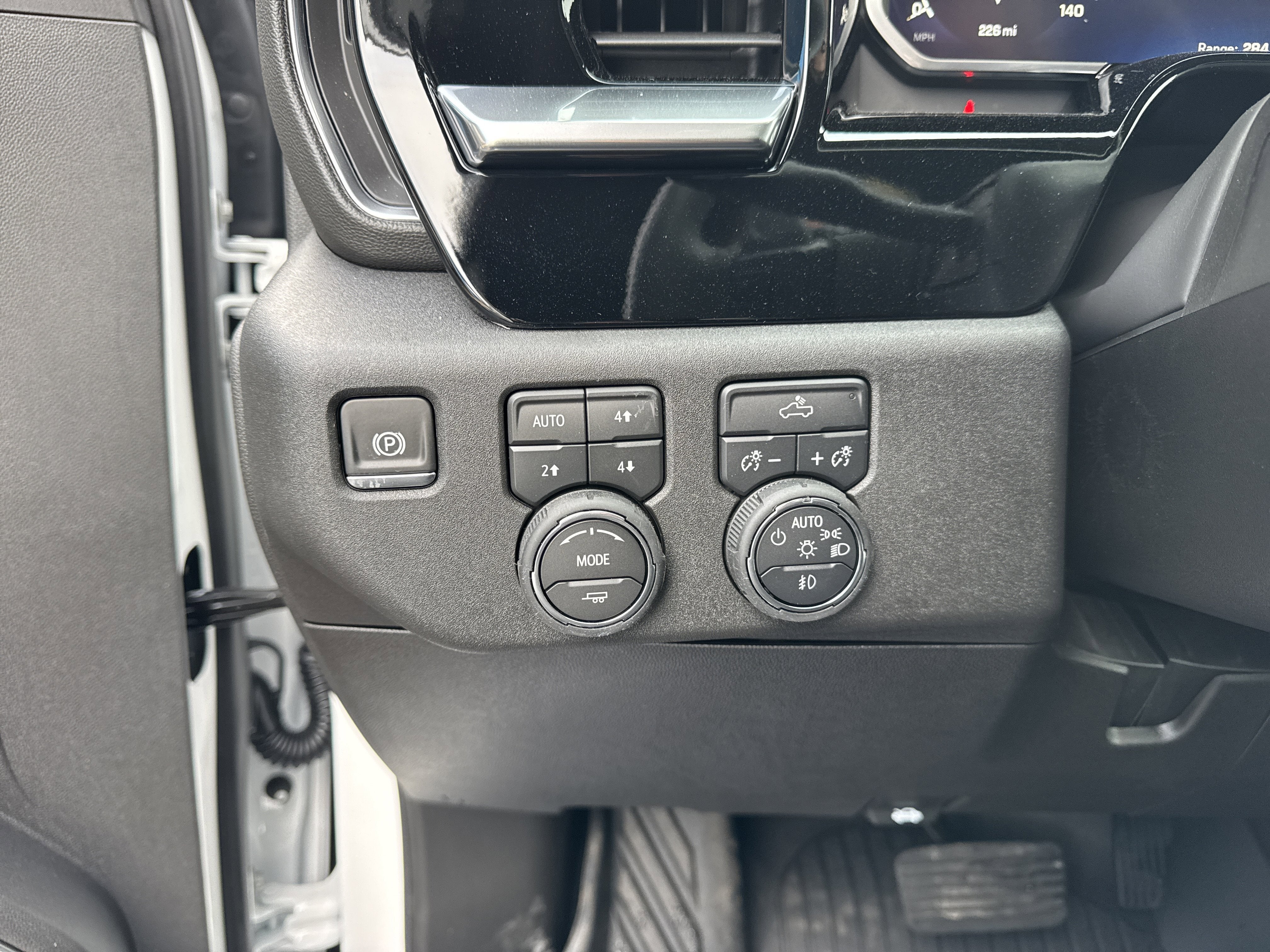 2026 Chevrolet Silverado 1500 4WD CREW 147