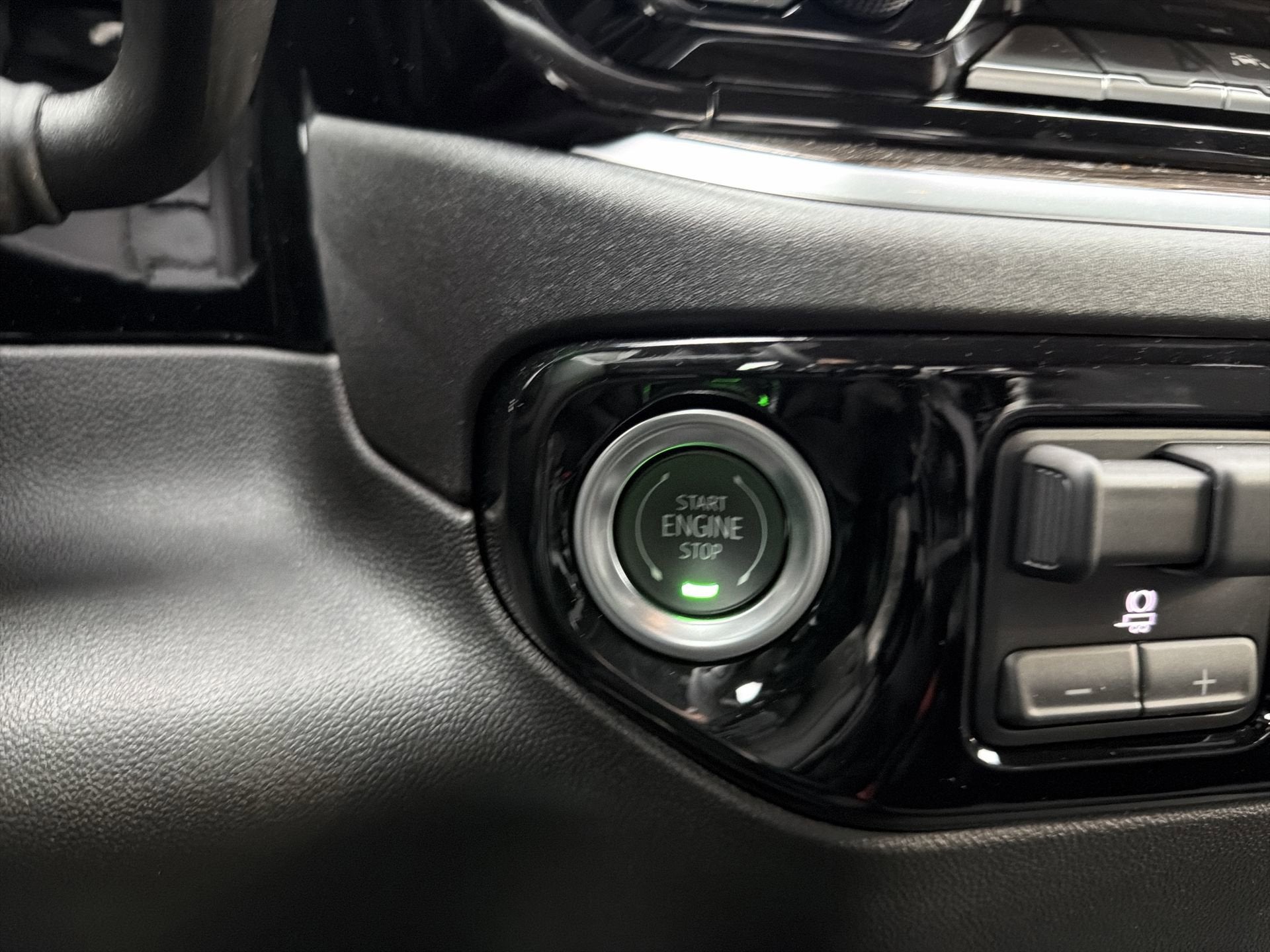 2025 Chevrolet Silverado 1500 4WD CREW 147