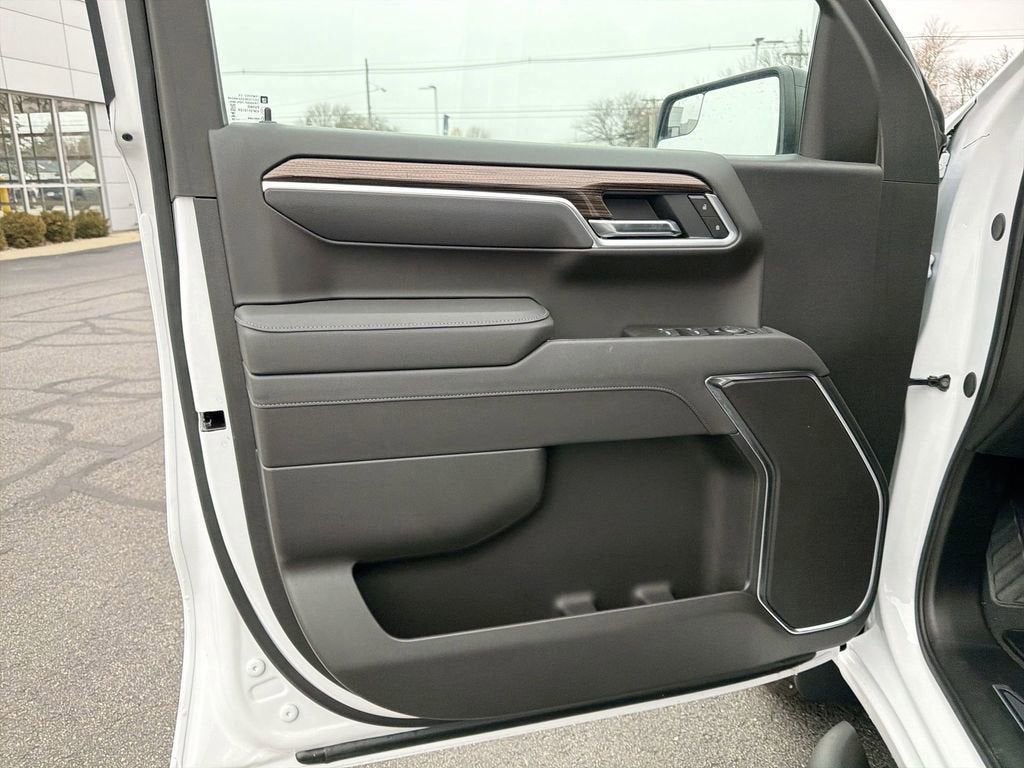 2025 Chevrolet Silverado 1500 4WD CREW 147