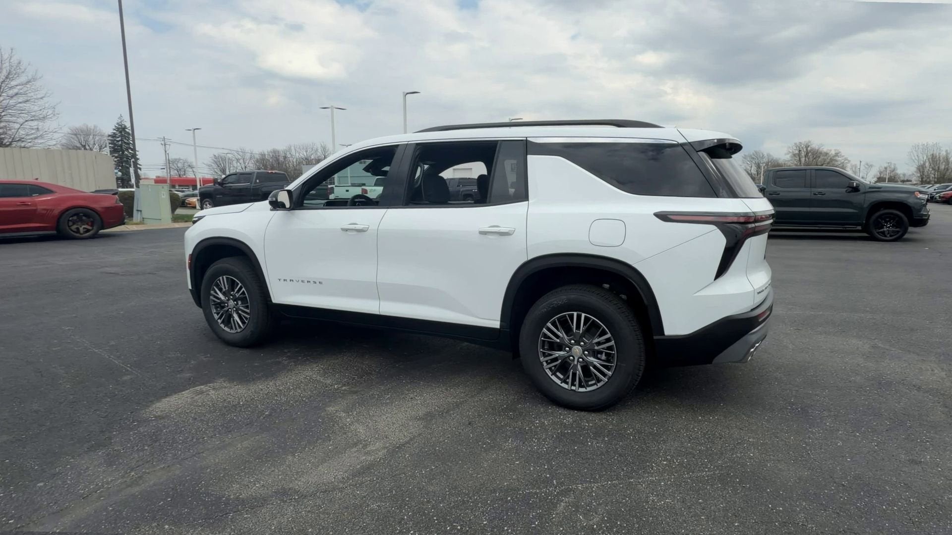 2026 Chevrolet Traverse 4DR LT