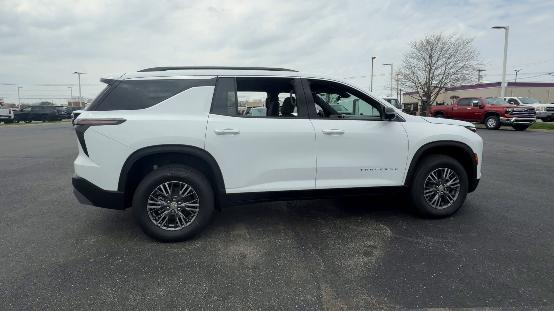 2026 Chevrolet Traverse 4DR LT