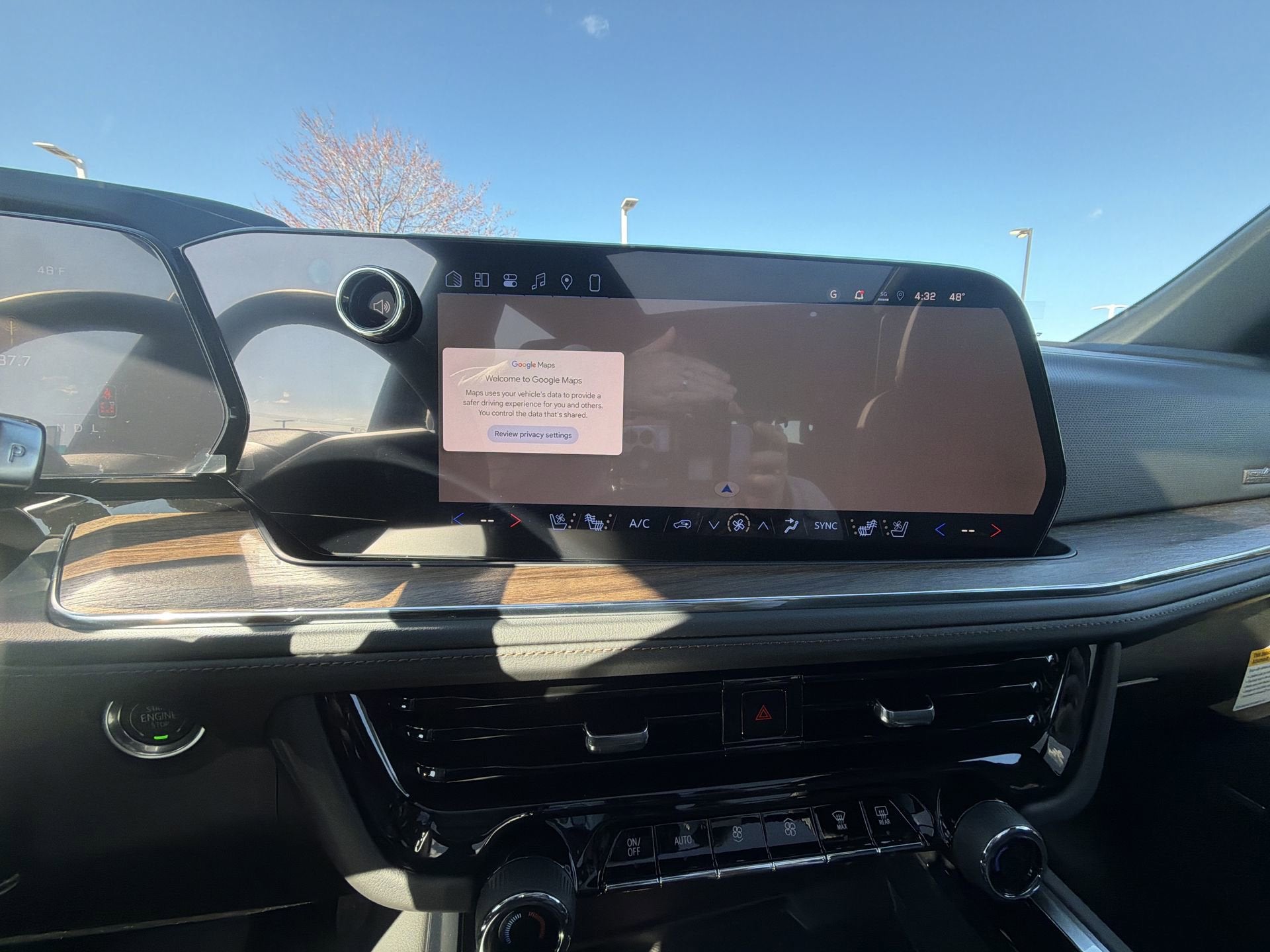 2026 Chevrolet Suburban 4DR 4WD