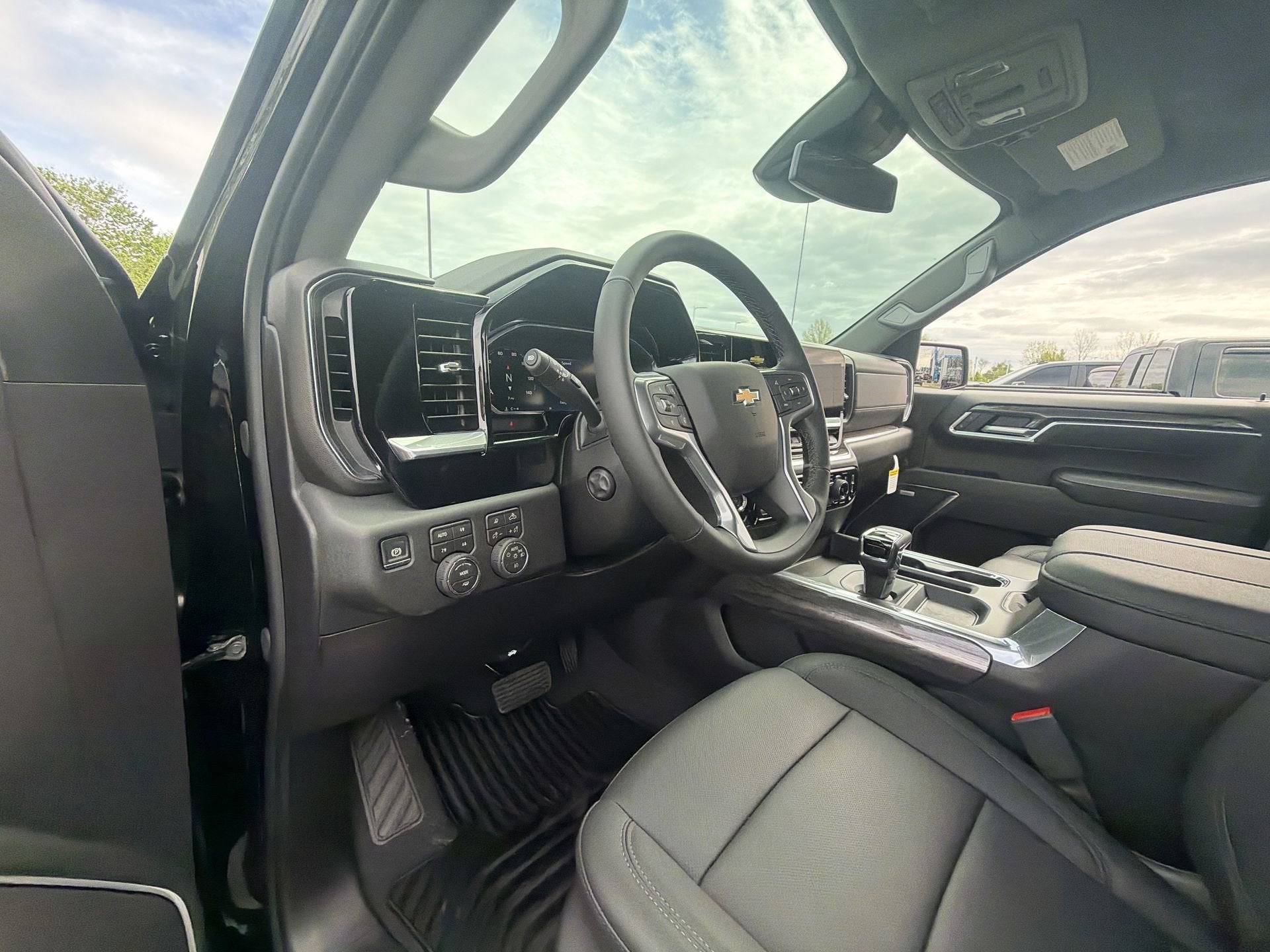 2026 Chevrolet Silverado 1500 4WD CREW 147