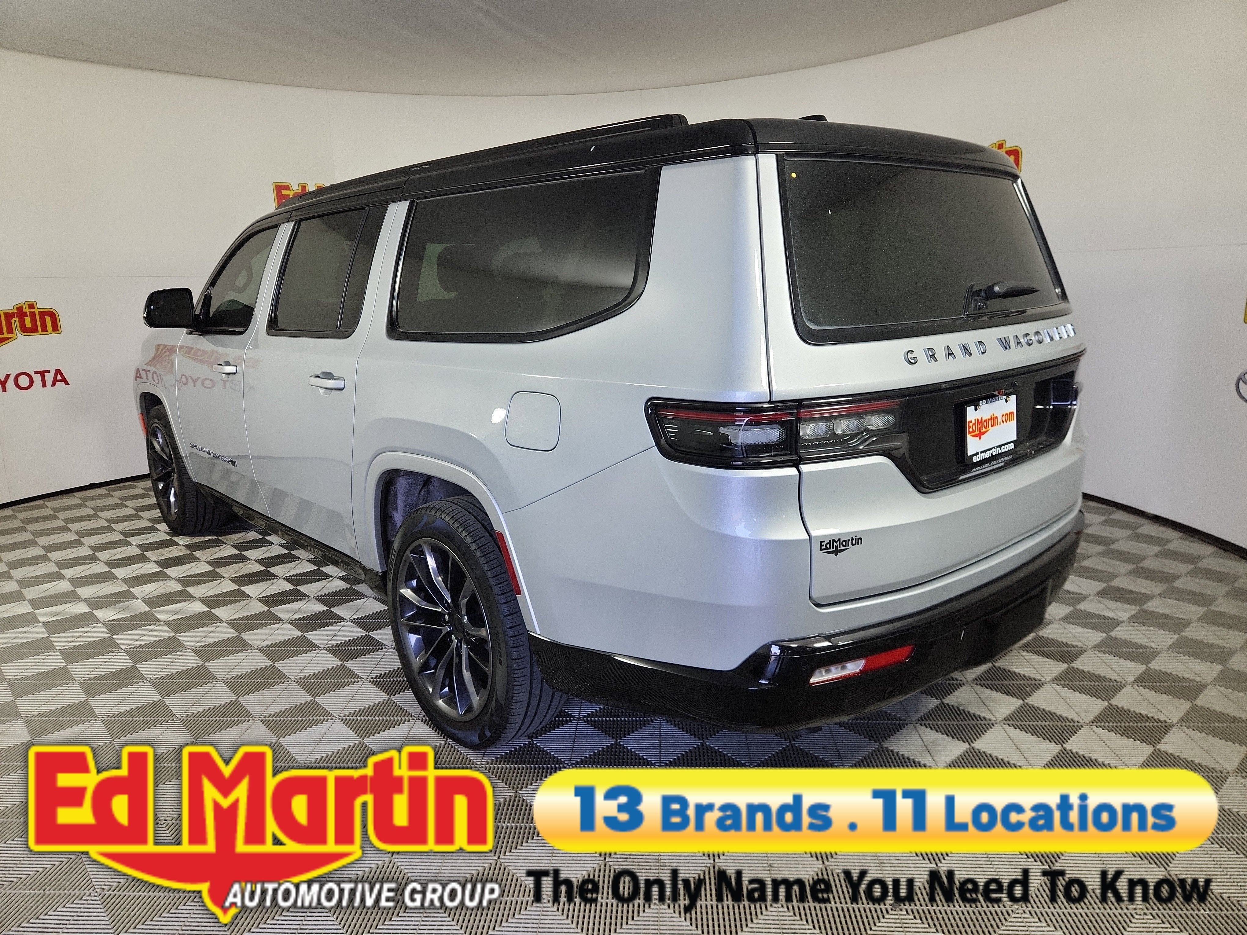 2025 Jeep Grand Wagoneer L Series III Obsidian