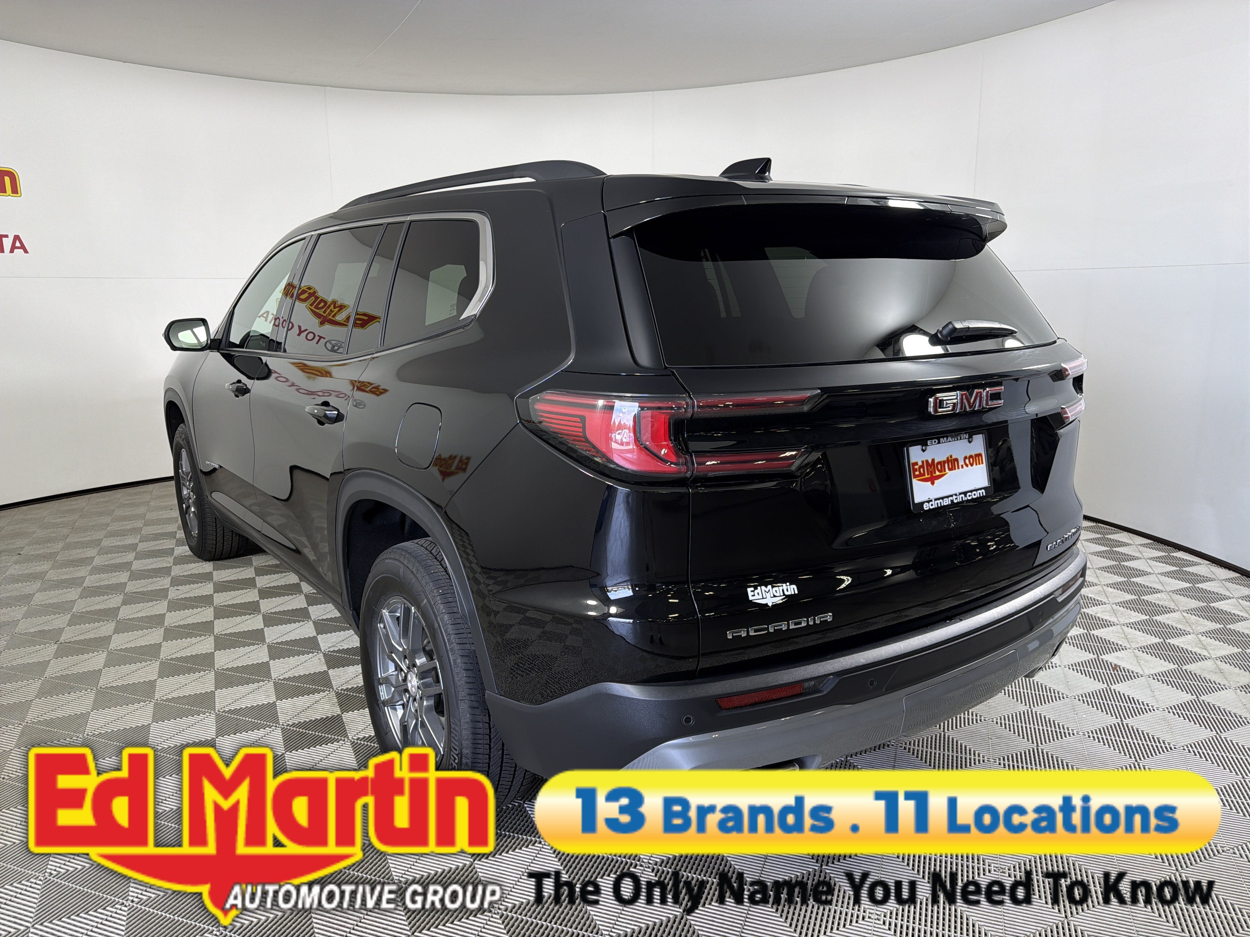 2025 GMC Acadia FWD Elevation